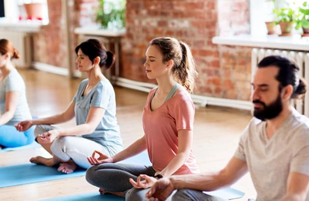 Bien-être au travail : Boursorama propose désormais des séances de yoga